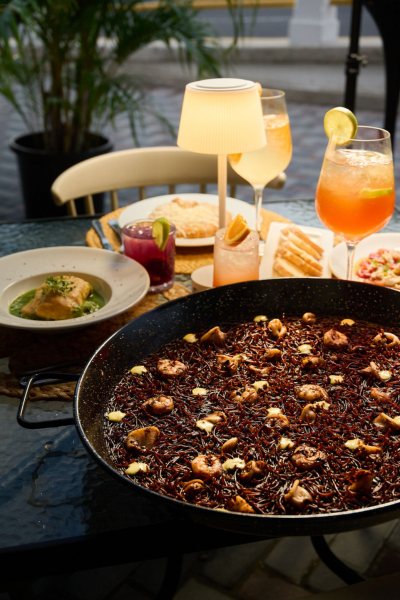 aella española y gastronomía mediterránea en Restaurante Santa Rita Casco Viejo Panamá.